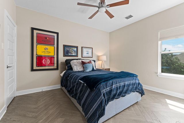 520 Woodside TER, Austin, TX 78738
