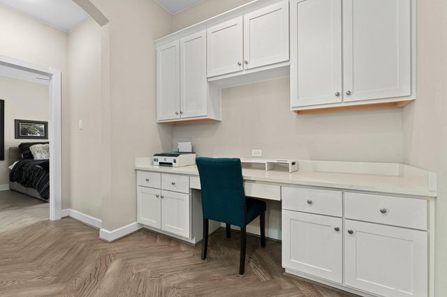520 Woodside TER, Austin, TX 78738