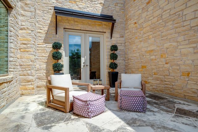 520 Woodside TER, Austin, TX 78738