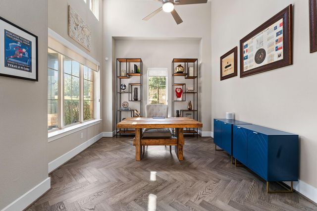 520 Woodside TER, Austin, TX 78738