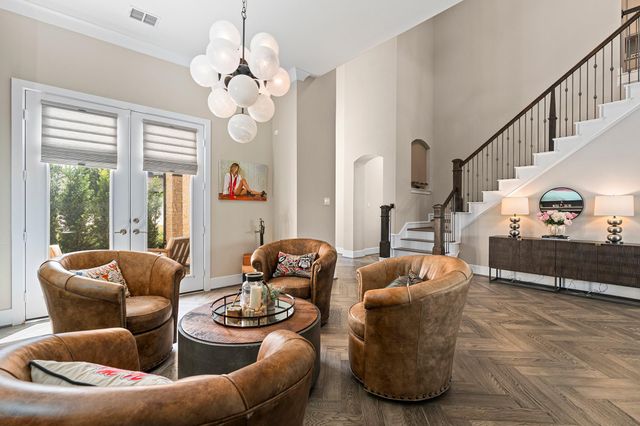 520 Woodside TER, Austin, TX 78738