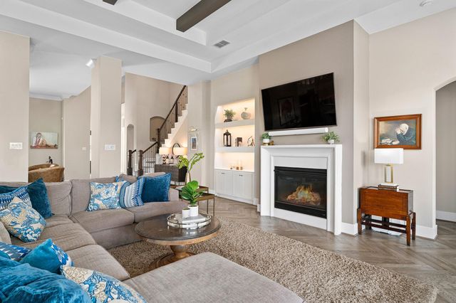 520 Woodside TER, Austin, TX 78738