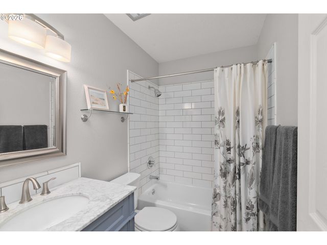 1200 Ne TERRITORIAL Rd 12, Canby, OR 97013