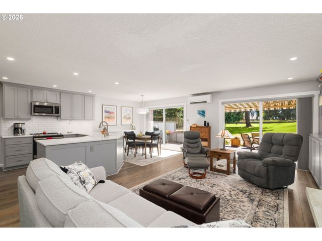 1200 Ne TERRITORIAL Rd 12, Canby, OR 97013