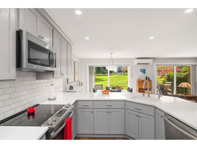 1200 Ne TERRITORIAL Rd 12, Canby, OR 97013