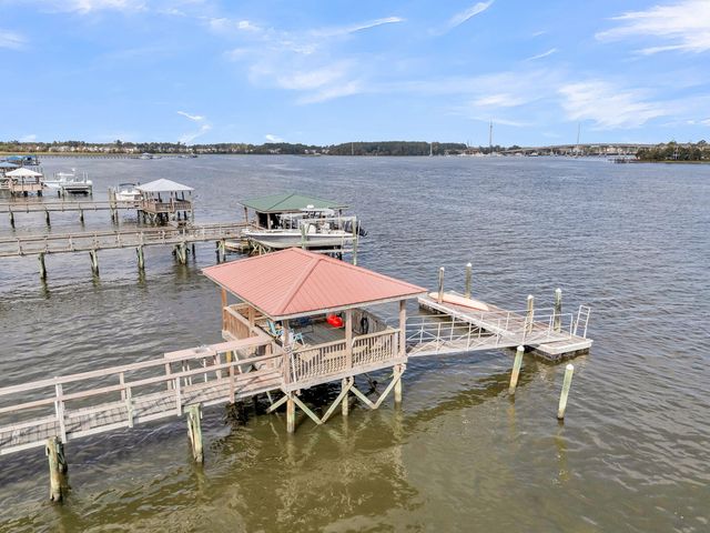 1716 Bowline Drive, Mount Pleasant, SC 29466
