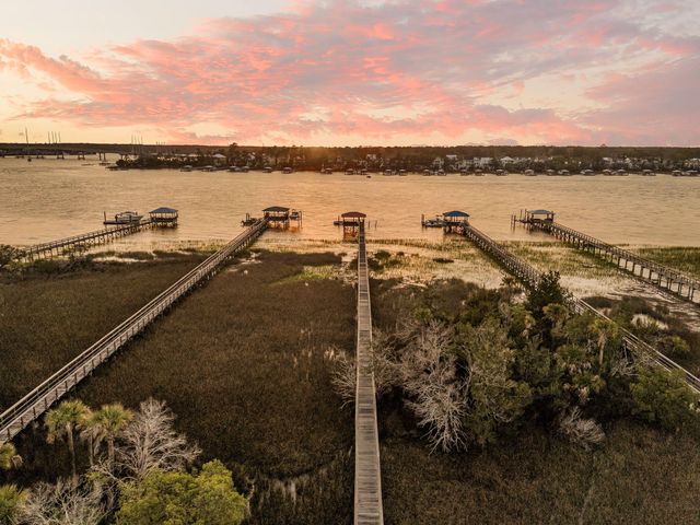 1716 Bowline Drive, Mount Pleasant, SC 29466