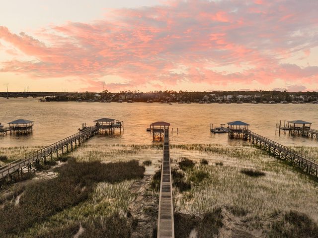 1716 Bowline Drive, Mount Pleasant, SC 29466