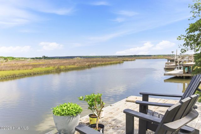 105 A Bay Drive, Holly Ridge, NC 28445
