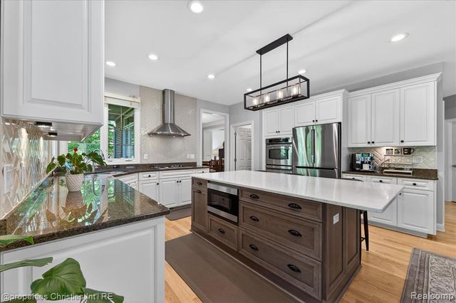 15639 Merion Court, Northville, MI 48168
