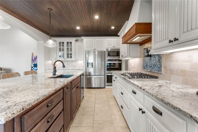 6614 S Willow Place, Broken Arrow, OK 74011