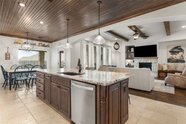 6614 S Willow Place, Broken Arrow, OK 74011