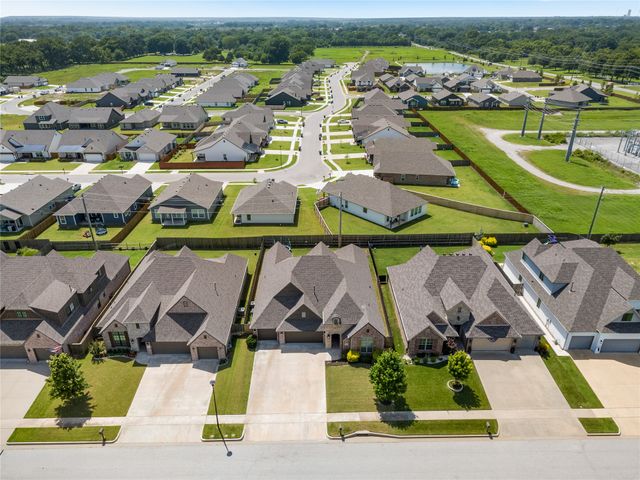 6614 S Willow Place, Broken Arrow, OK 74011