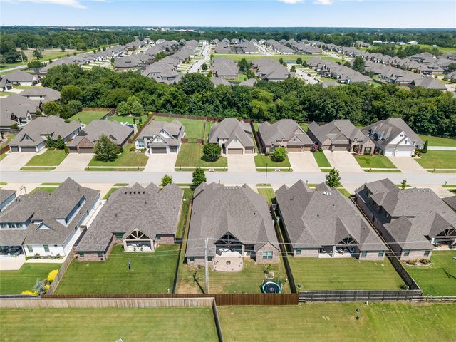 6614 S Willow Place, Broken Arrow, OK 74011