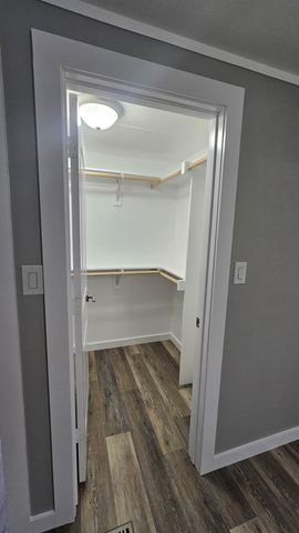 546 Ripy Road, Ponder, TX 76259