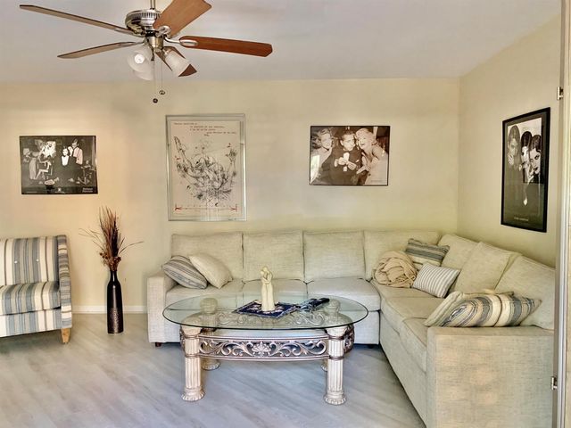 8115 SW 24 Th St 27d, North Lauderdale, FL 33068