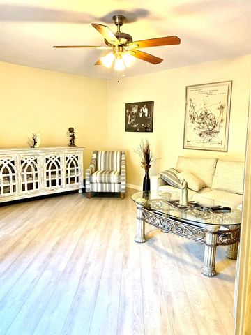 8115 SW 24 Th St 27d, North Lauderdale, FL 33068
