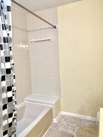 8115 SW 24 Th St 27d, North Lauderdale, FL 33068