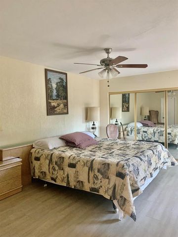 8115 SW 24 Th St 27d, North Lauderdale, FL 33068