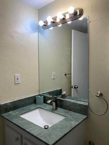 8115 SW 24 Th St 27d, North Lauderdale, FL 33068