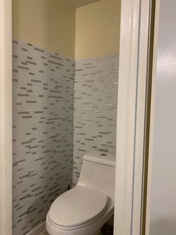 8115 SW 24 Th St 27d, North Lauderdale, FL 33068