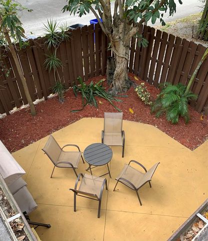 8115 SW 24 Th St 27d, North Lauderdale, FL 33068