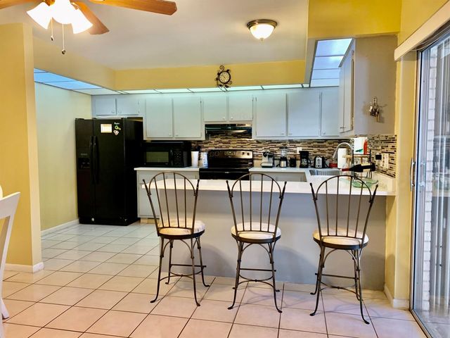 8115 SW 24 Th St 27d, North Lauderdale, FL 33068