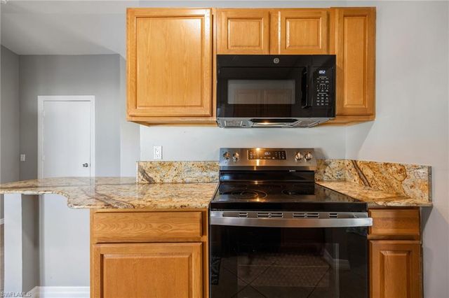 1091 Lovely LN, North Fort Myers, FL 33903