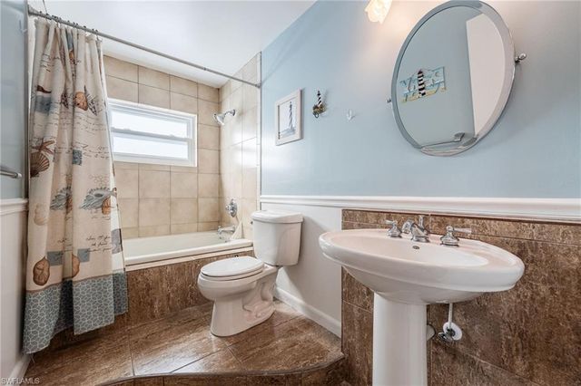 1091 Lovely LN, North Fort Myers, FL 33903