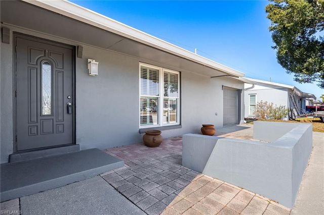 1091 Lovely LN, North Fort Myers, FL 33903