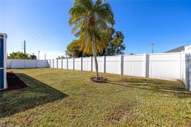 1091 Lovely LN, North Fort Myers, FL 33903