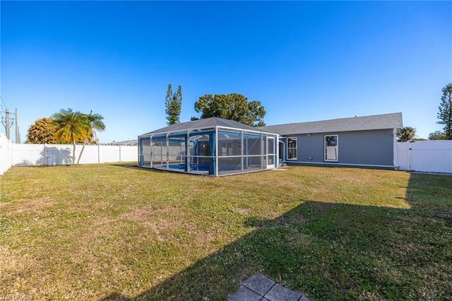 1091 Lovely LN, North Fort Myers, FL 33903