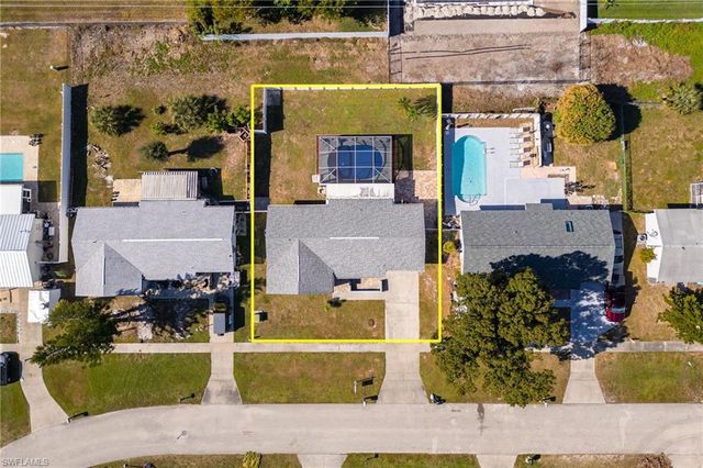 1091 Lovely LN, North Fort Myers, FL 33903