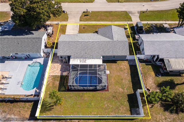 1091 Lovely LN, North Fort Myers, FL 33903