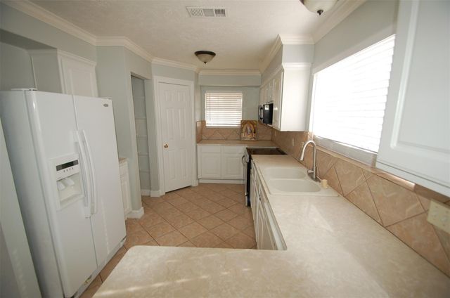 3338 Walhalla Drive, Houston, TX 77066