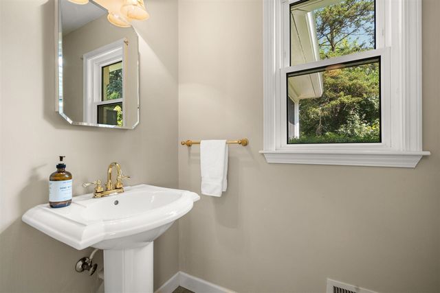 2464 Blueberry Lane, Ann Arbor, MI 48103