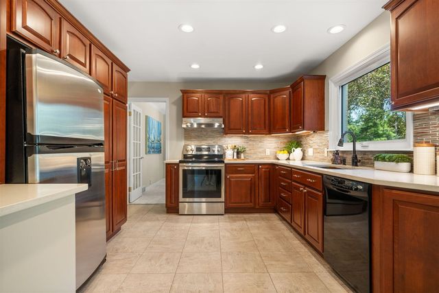 2464 Blueberry Lane, Ann Arbor, MI 48103