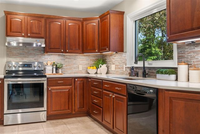 2464 Blueberry Lane, Ann Arbor, MI 48103