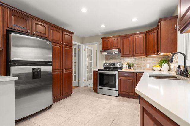 2464 Blueberry Lane, Ann Arbor, MI 48103
