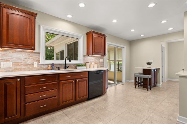 2464 Blueberry Lane, Ann Arbor, MI 48103