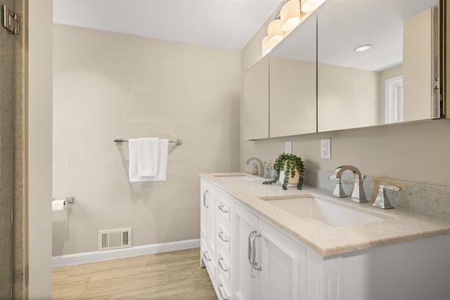 2464 Blueberry Lane, Ann Arbor, MI 48103