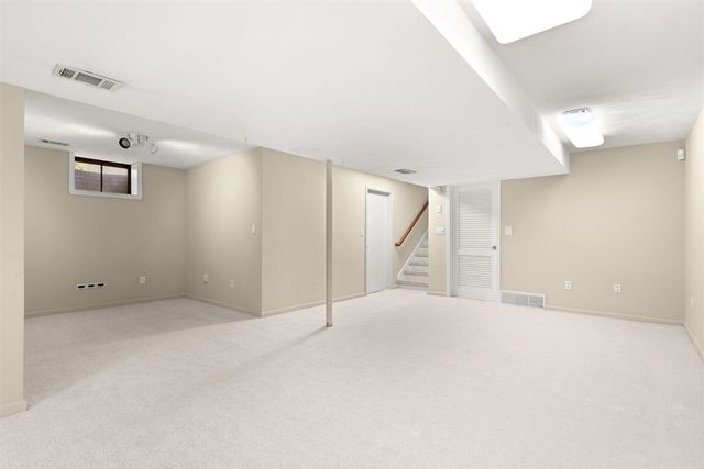 2464 Blueberry Lane, Ann Arbor, MI 48103