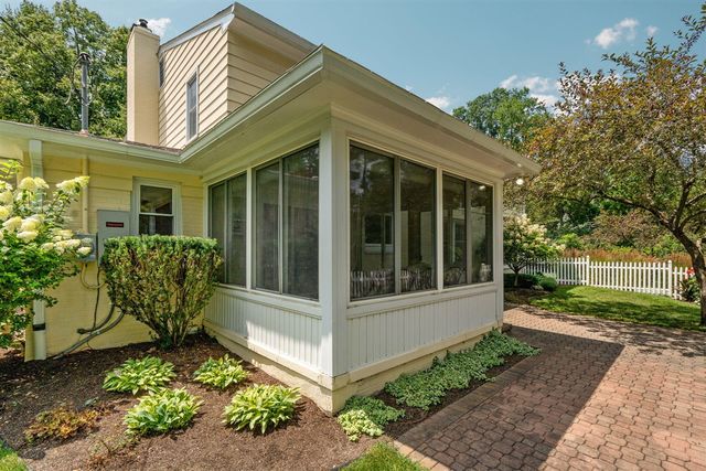 2464 Blueberry Lane, Ann Arbor, MI 48103