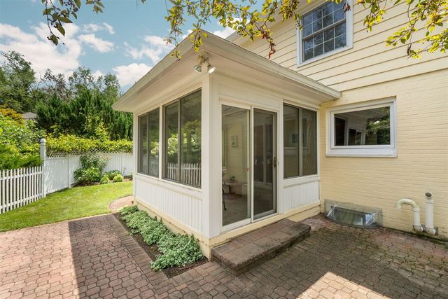 2464 Blueberry Lane, Ann Arbor, MI 48103