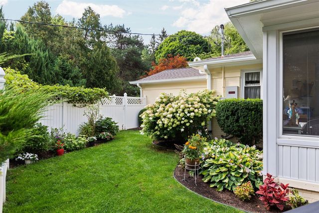 2464 Blueberry Lane, Ann Arbor, MI 48103