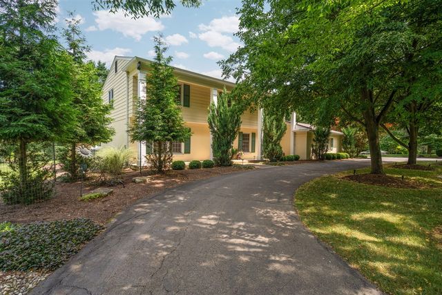 2464 Blueberry Lane, Ann Arbor, MI 48103