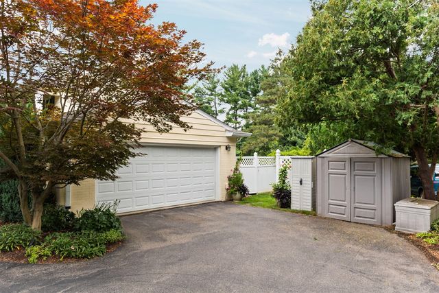 2464 Blueberry Lane, Ann Arbor, MI 48103