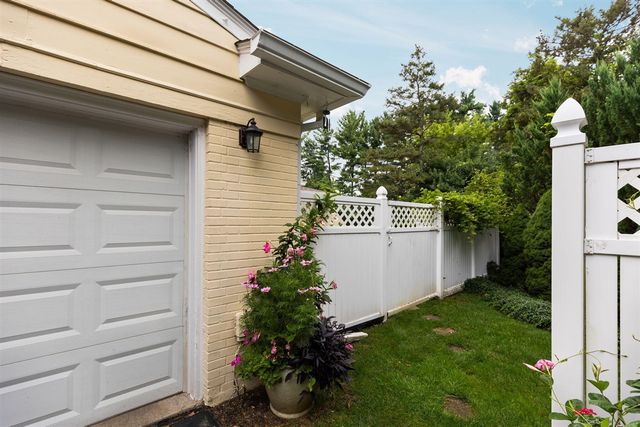 2464 Blueberry Lane, Ann Arbor, MI 48103