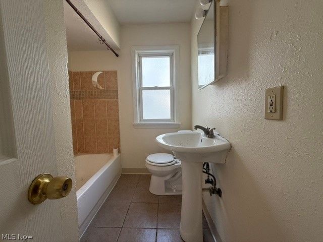 3949 Jo Ann Drive, Cleveland, OH 44122