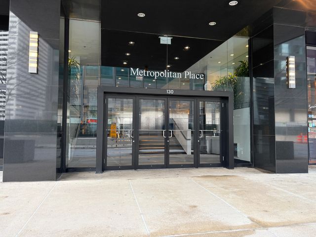 130 S Canal Street 9M, Chicago, IL 60606